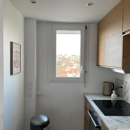 Bright With Panoramic Views * Dijon